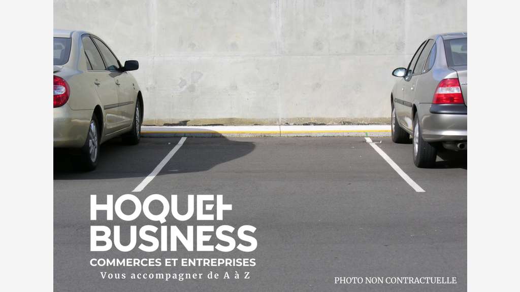 A louer local commercial 560m² zone Royan 2