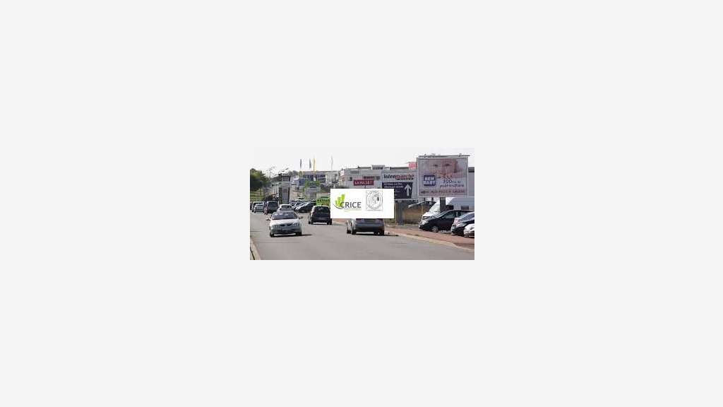 Location local commercial 75m² zone de Royan 2