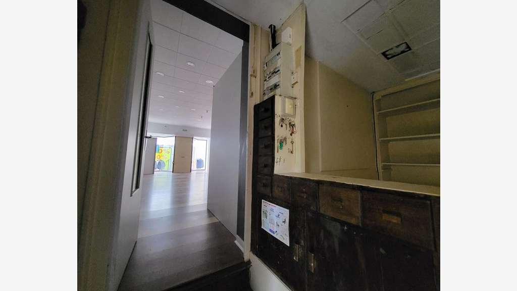 Loue commerce ou bureau de 68m² à Sable sur Sarthe