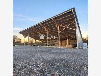 Loue hangar stockage 144m² St-Aubin-des-Châteaux