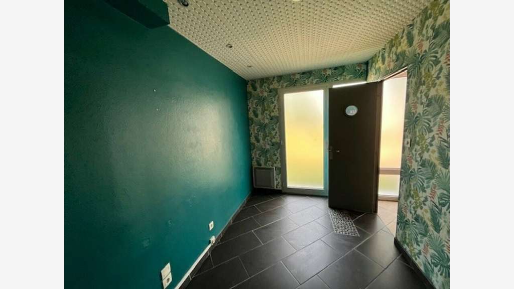 A louer local professionnel 40m² en RDC Saint Ave