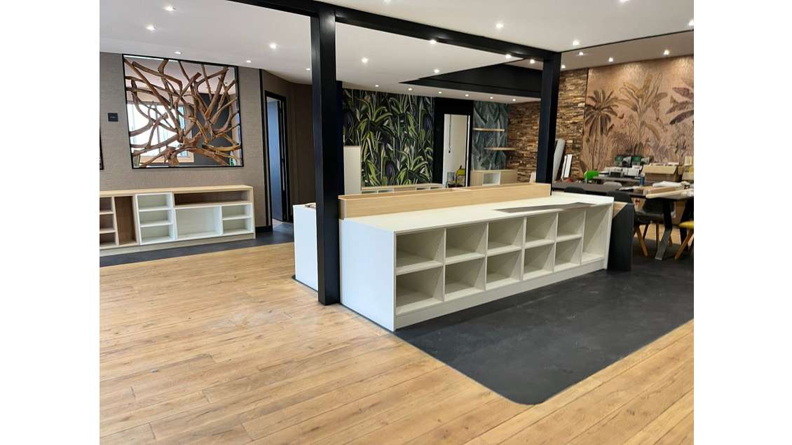 A louer espace partage local mixte showroom St-Avé