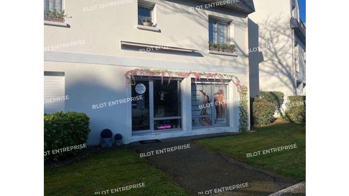 A louer local commercial 38m² à Saint-Avé