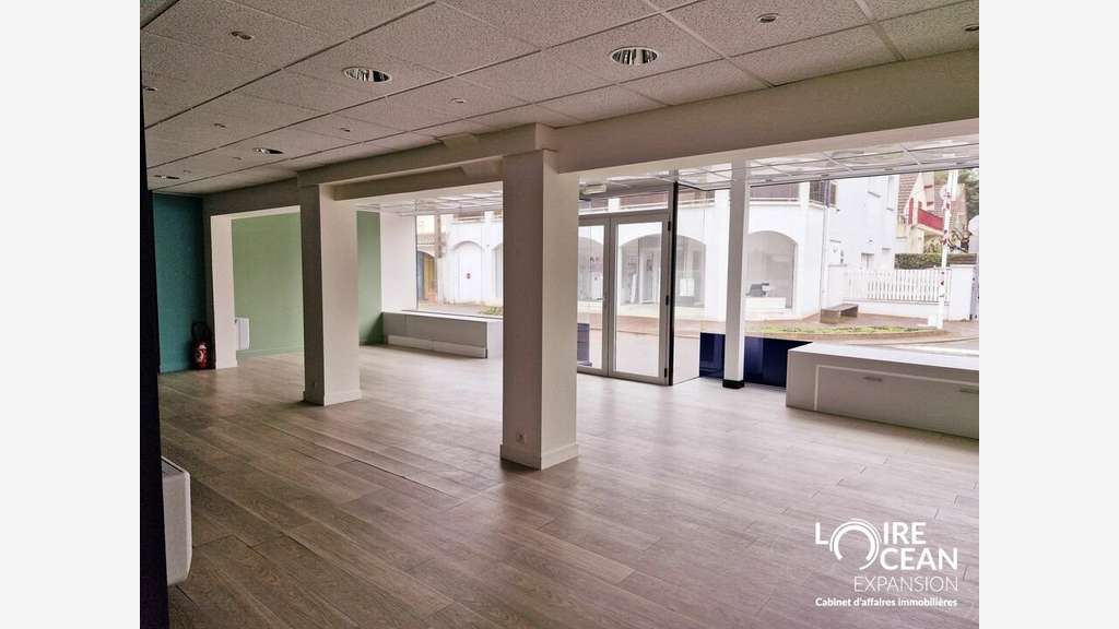 A louer local commercial 95m² St-Brévin-les-Pins