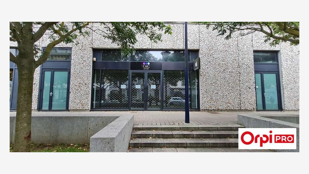Loue local 143m² centre cial Saint-Brieuc centre