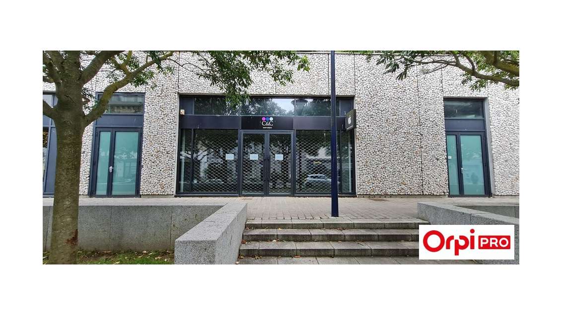 Loue local 143m² centre cial Saint-Brieuc centre