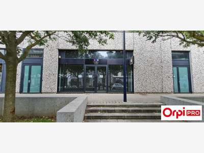 Loue local 143m² centre cial Saint-Brieuc centre