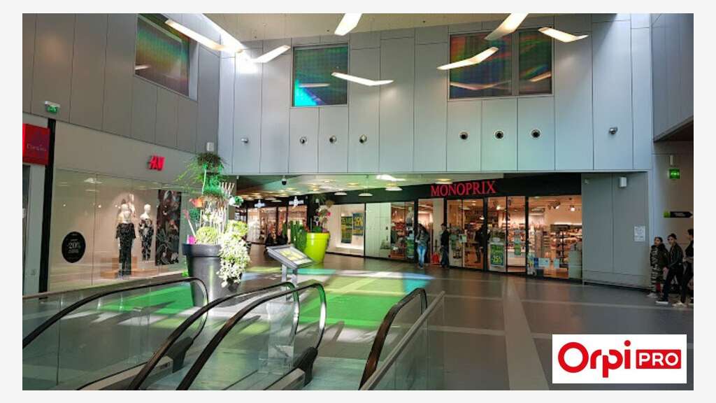 Loue local 143m² centre cial Saint-Brieuc centre