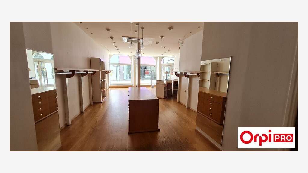 A louer local commercial 145m² centre St-Brieuc