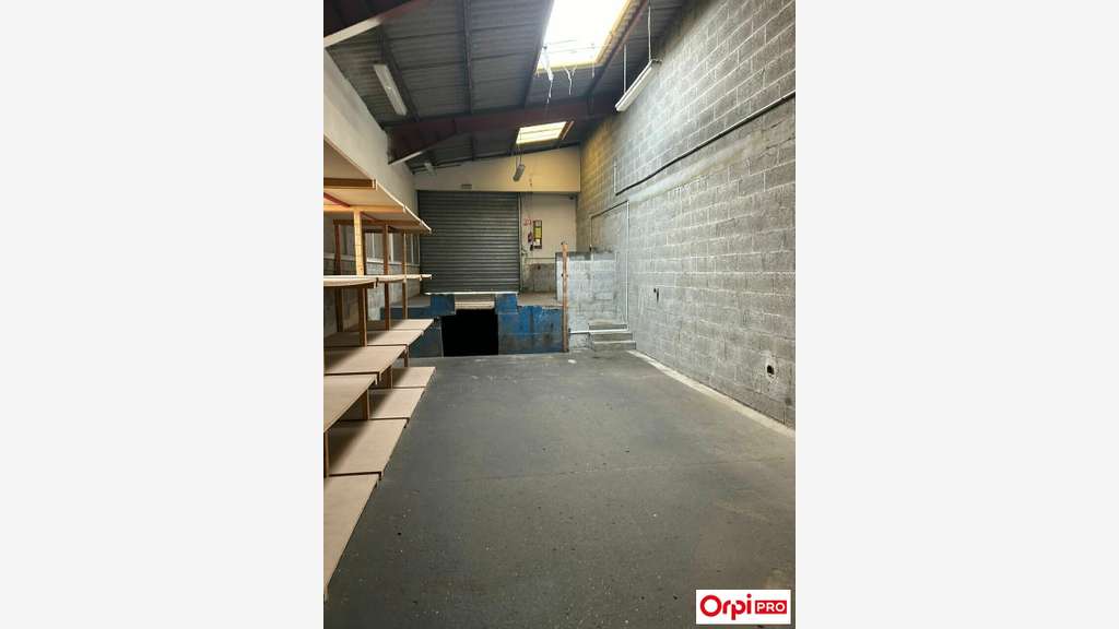 A louer local 755m² ZA Saint-Brieuc proche RN12