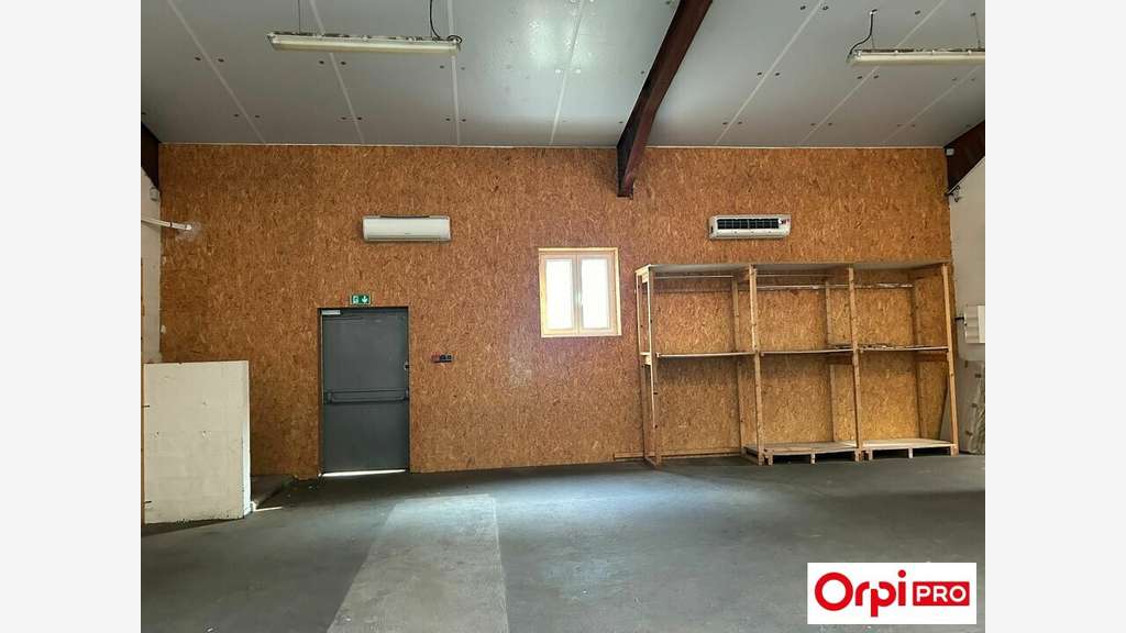 A louer local 755m² ZA Saint-Brieuc proche RN12