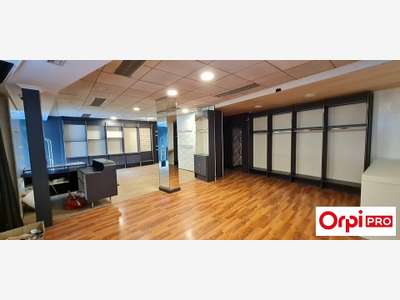 A louer local commercial 90m² Saint-Brieuc centre