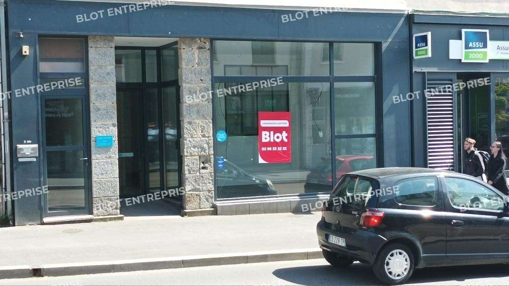 A LOUER - Local commercial 70 m² - STBRIEUC
