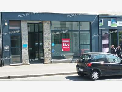 A LOUER - Local commercial 70 m² - STBRIEUC