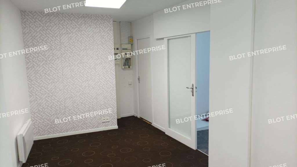 A LOUER - Local commercial 70 m² - STBRIEUC