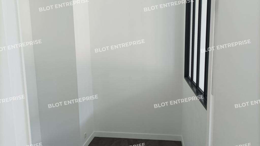 A LOUER - Local commercial 70 m² - STBRIEUC