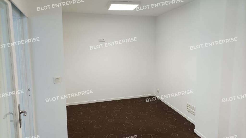 A LOUER - Local commercial 70 m² - STBRIEUC