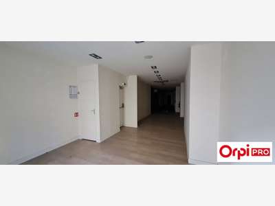 A LOUER : Local commercial 108m² centre-ville