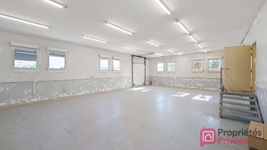 A louer atelier sécurisé de 150m² à Saint Chamas