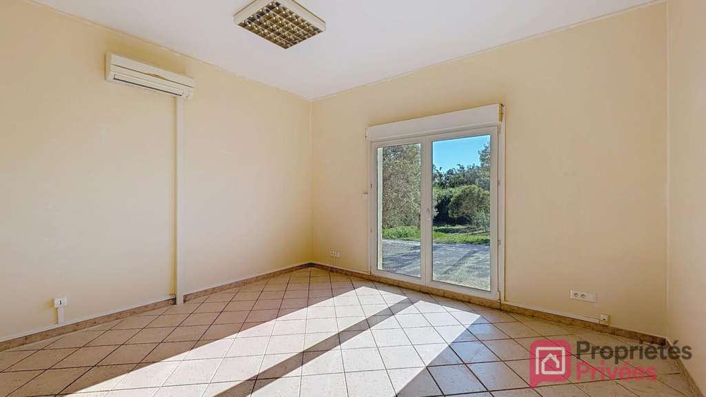 A louer atelier sécurisé de 150m² à Saint Chamas