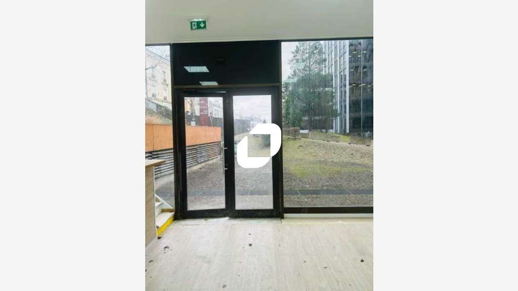 A louer Local commercial 250m² Saint cloud