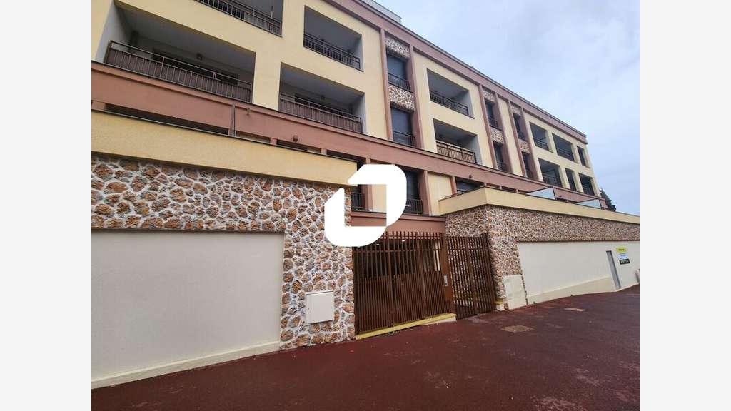 A louer Local commercial 62m² Saint cyr l'ecole
