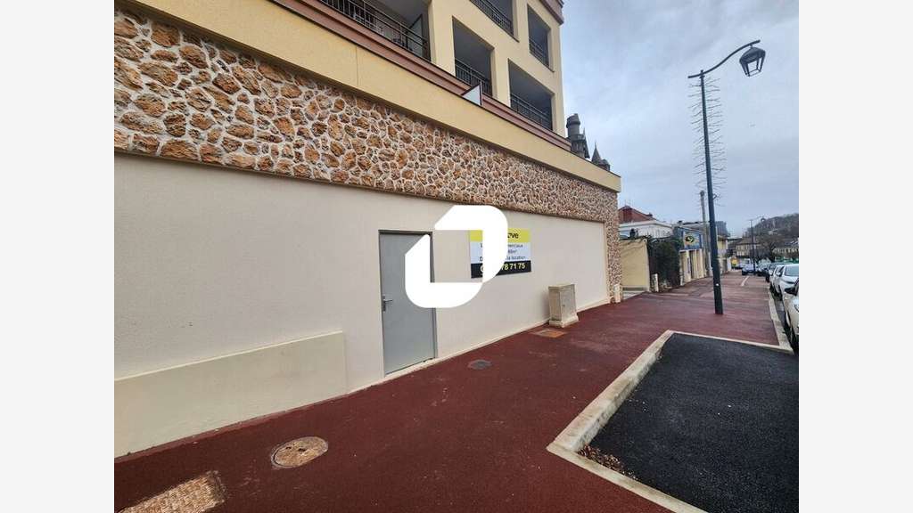 A louer Local commercial 62m² Saint cyr l'ecole