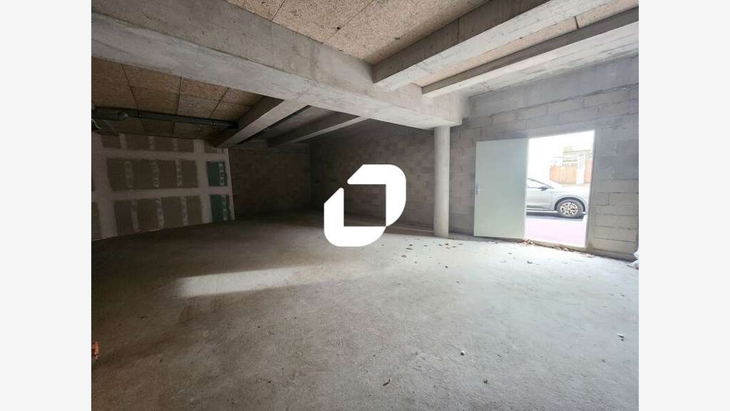 A louer Local commercial 140m² Saint cyr l'ecole