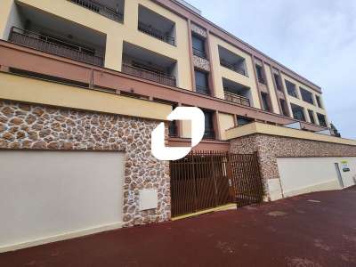 A louer Local commercial 202m² Saint cyr l'ecole