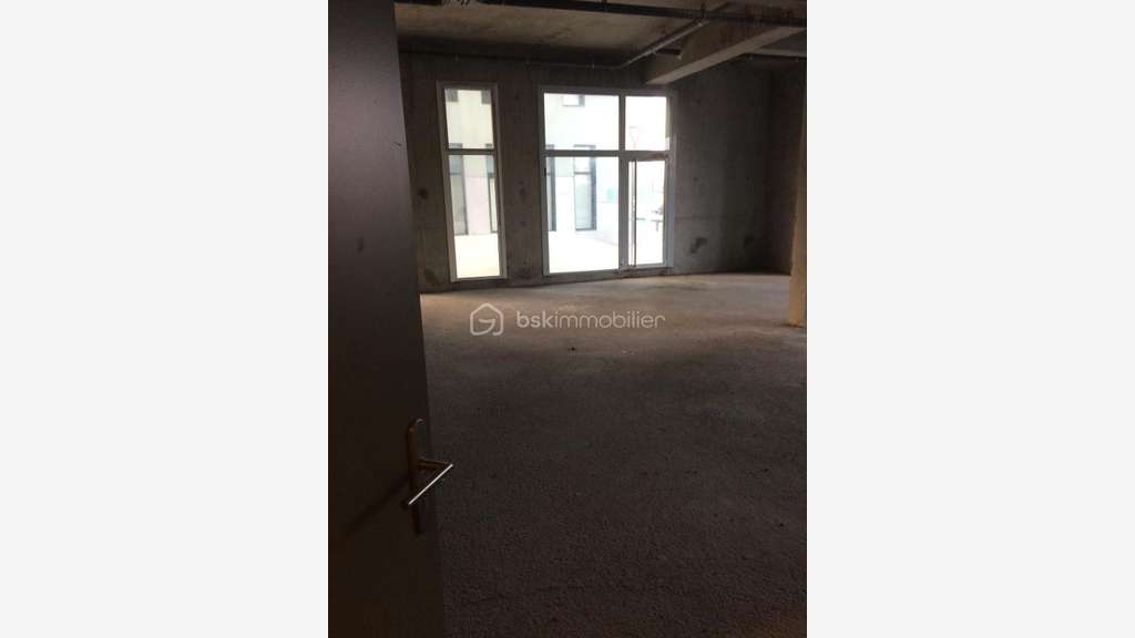 A louer local commercial de 118m² à Saint Denis