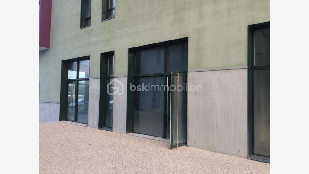 A louer local commercial de 118m² à Saint Denis