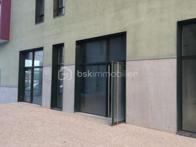 A louer local commercial de 118m² à Saint Denis 