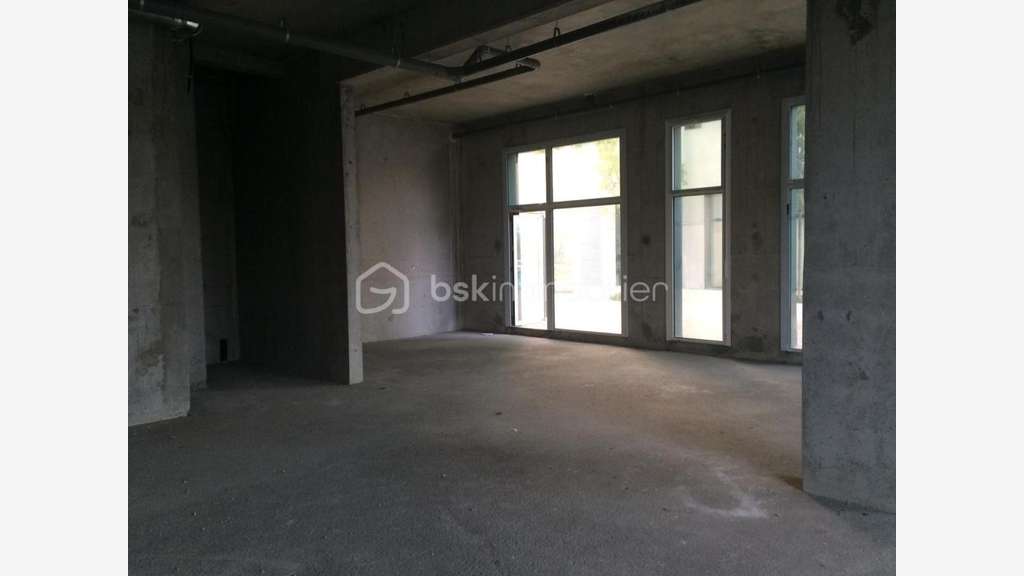 A louer local commercial de 118m² à Saint Denis
