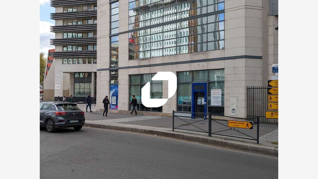 A louer Local commercial 141m² Saint denis