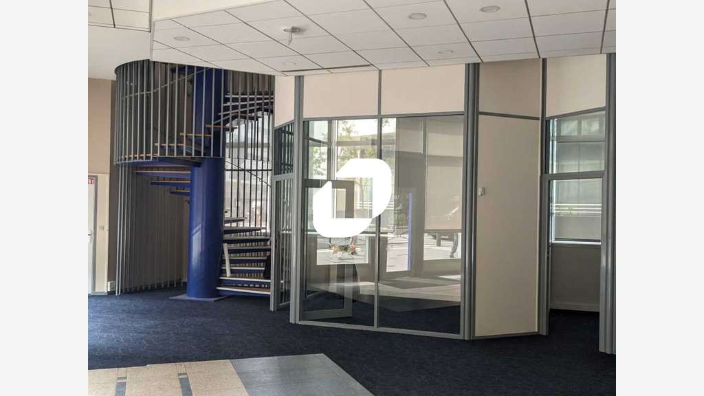 A louer Local commercial 141m² Saint denis