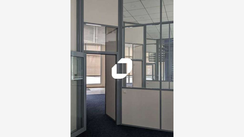 A louer Local commercial 141m² Saint denis