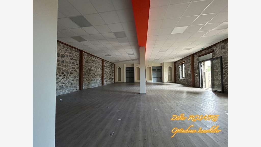 Local commercial 200m² à louer Saint Denis centre