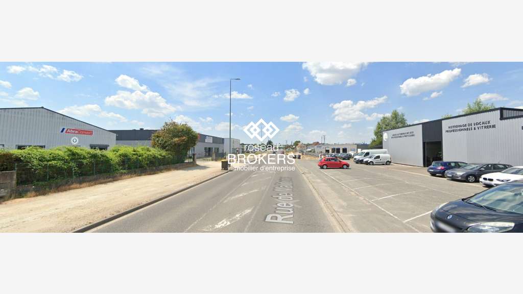 A louer cellule commerciale 690m² Saint Doulchard