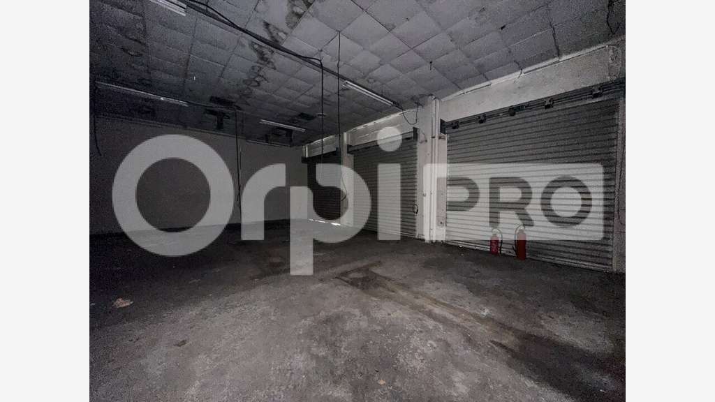 Loue local commercial de 1232m² à Montluçon