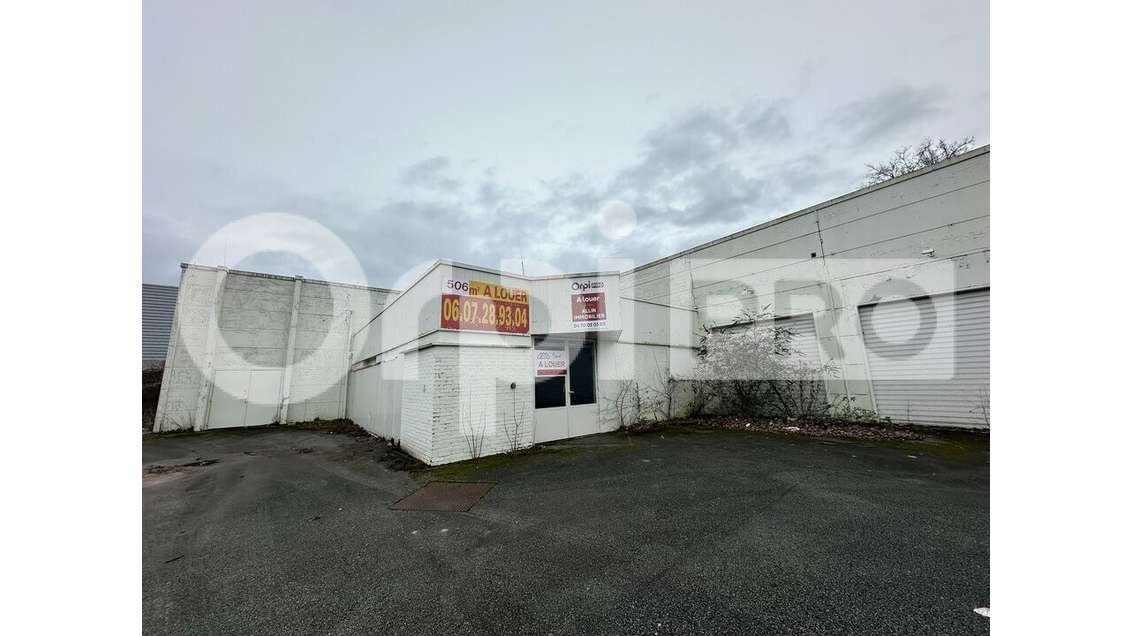 Loue local commercial 506m² Saint-Eloy-les-Mines