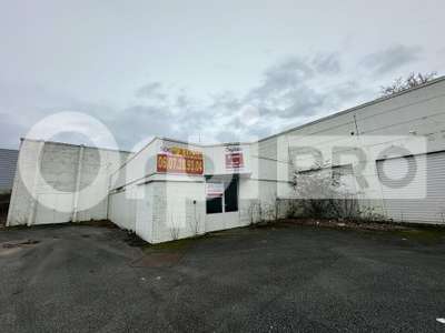 Loue local commercial de 1232m² à Montluçon