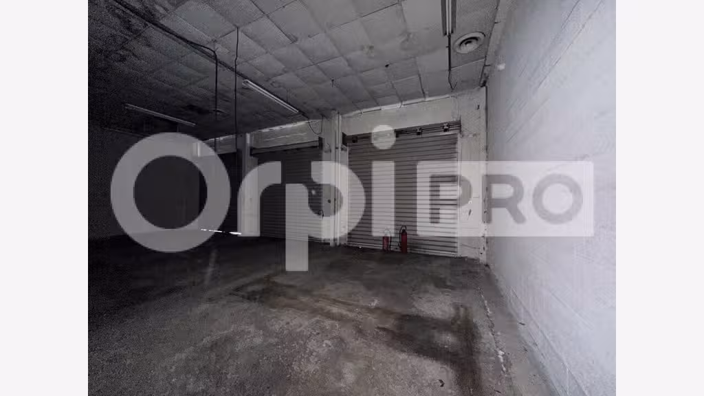 Loue local commercial de 1232m² à Montluçon