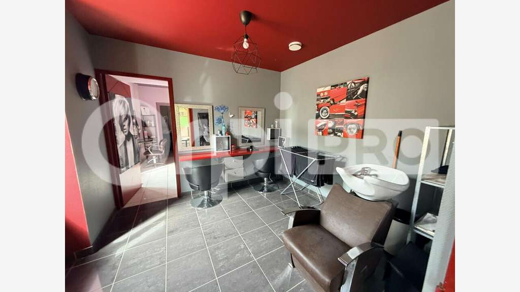 Local coiffure 61m² à louer à Saint-Éloy-les-Mines