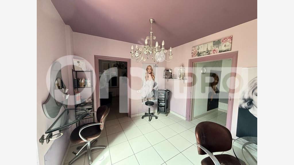 Local coiffure 61m² à louer à Saint-Éloy-les-Mines