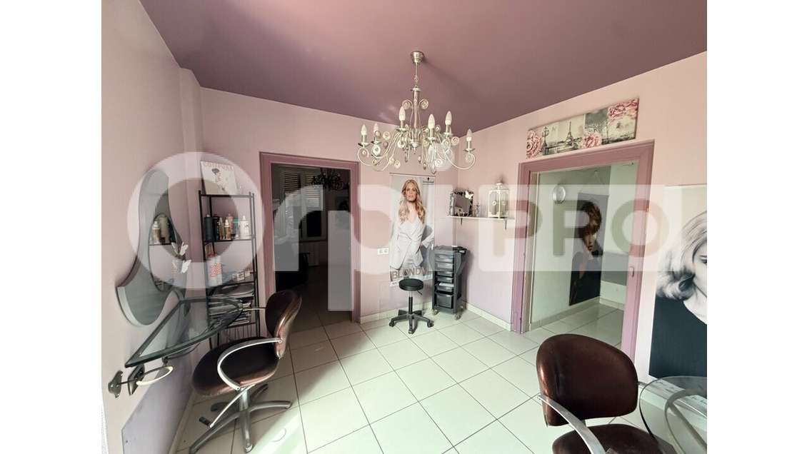 Local coiffure 61m² à louer à Saint-Éloy-les-Mines