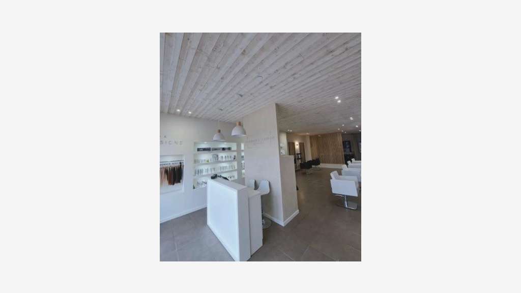 A louer local commercial de 97m² à Saint-Estève