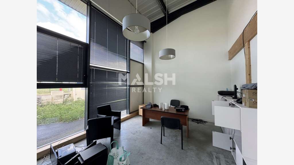 Locaux 559m² axe passant St Etienne Prox Steel