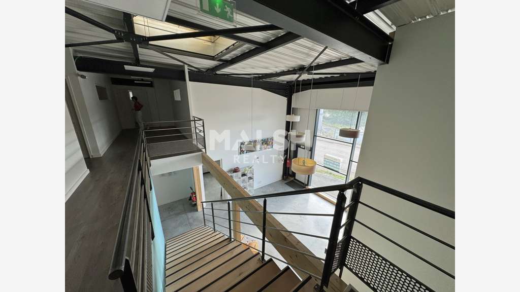 Locaux 559m² axe passant St Etienne Prox Steel