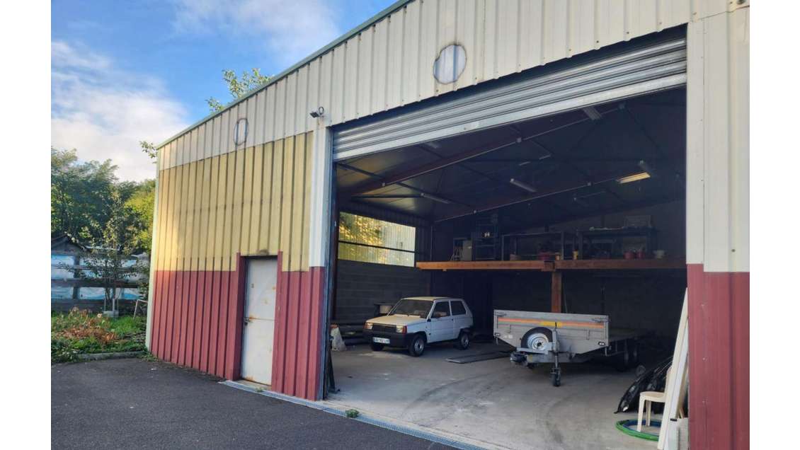 Location hangar 190m entre St-Étienne et St-Jean