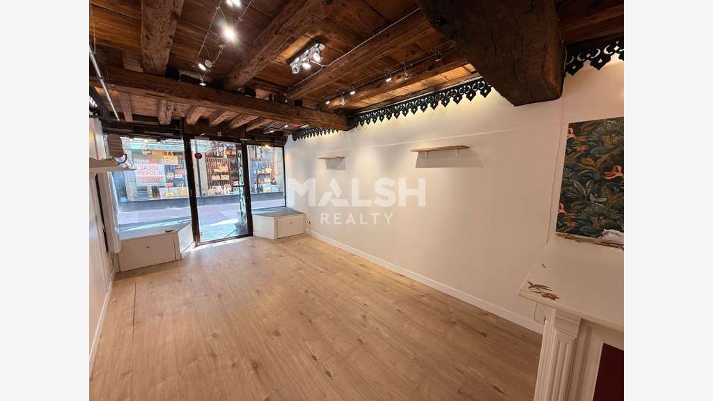 A louer local 30m² quartier commerçant St Etienne